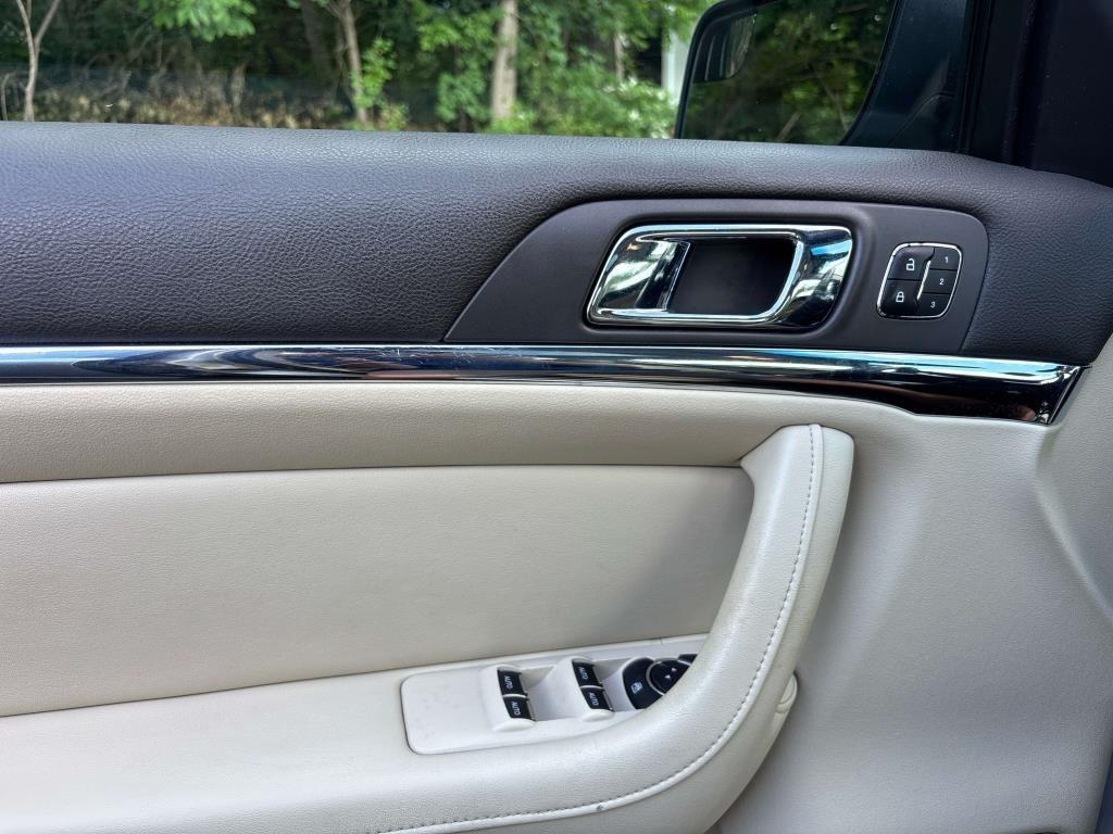 Lincoln MKS 4dr Sdn 3.7L FWD 2013