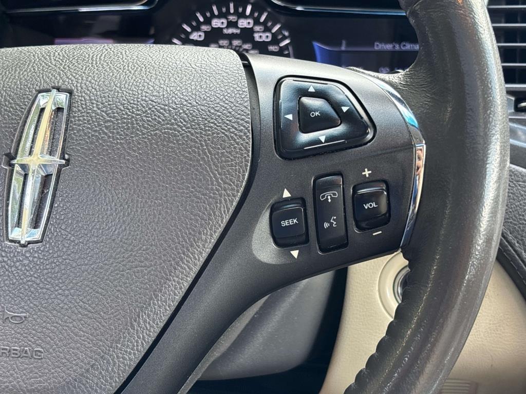 Lincoln MKS 4dr Sdn 3.7L FWD 2013