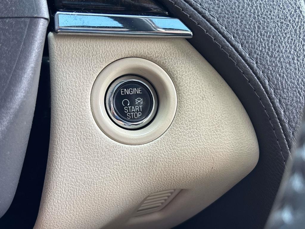 Lincoln MKS 4dr Sdn 3.7L FWD 2013