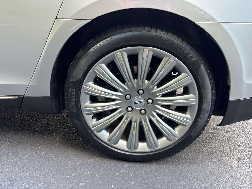 Lincoln MKS 4dr Sdn 3.7L FWD 2013