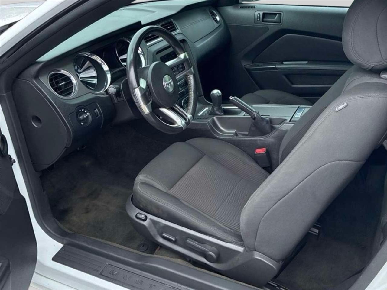 Ford Mustang 2dr Cpe V6 2014