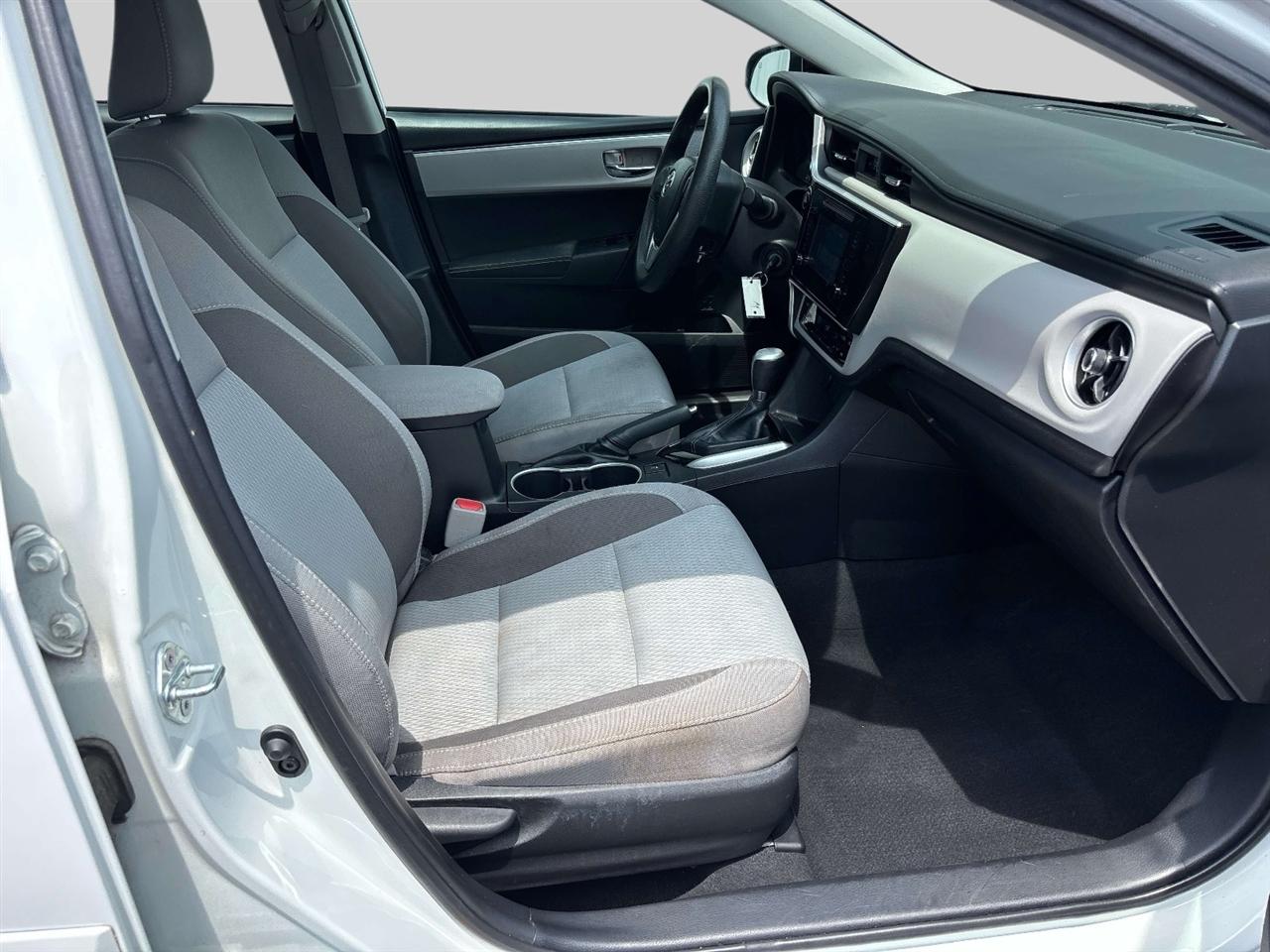 Toyota Corolla XLE CVT (Natl) 2018