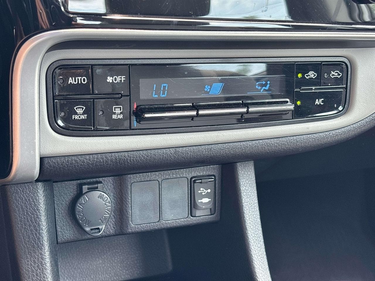 Toyota Corolla XLE CVT (Natl) 2018