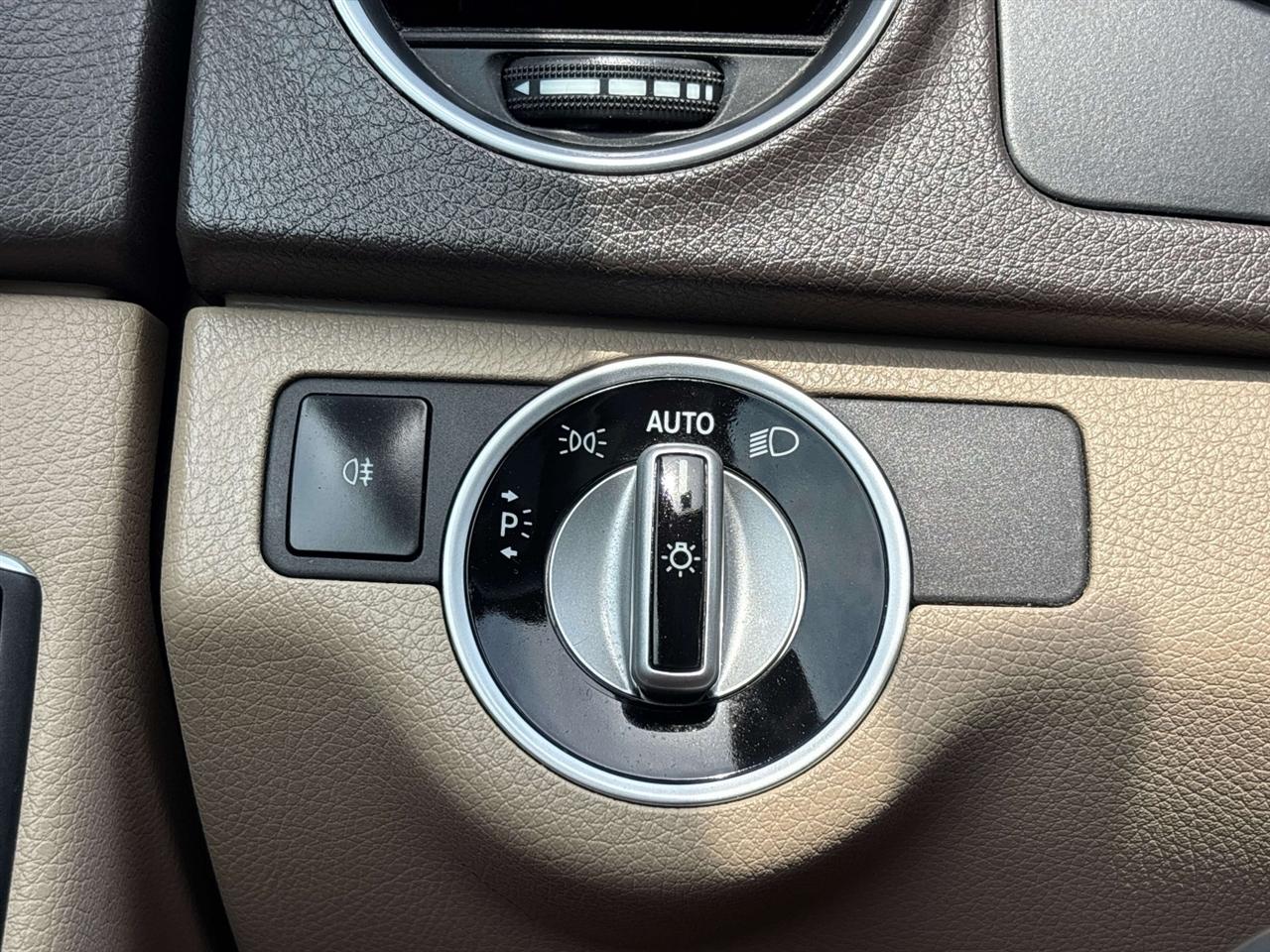Mercedes-Benz C-Class 4dr Sdn C 300 Sport 4MATIC 2012