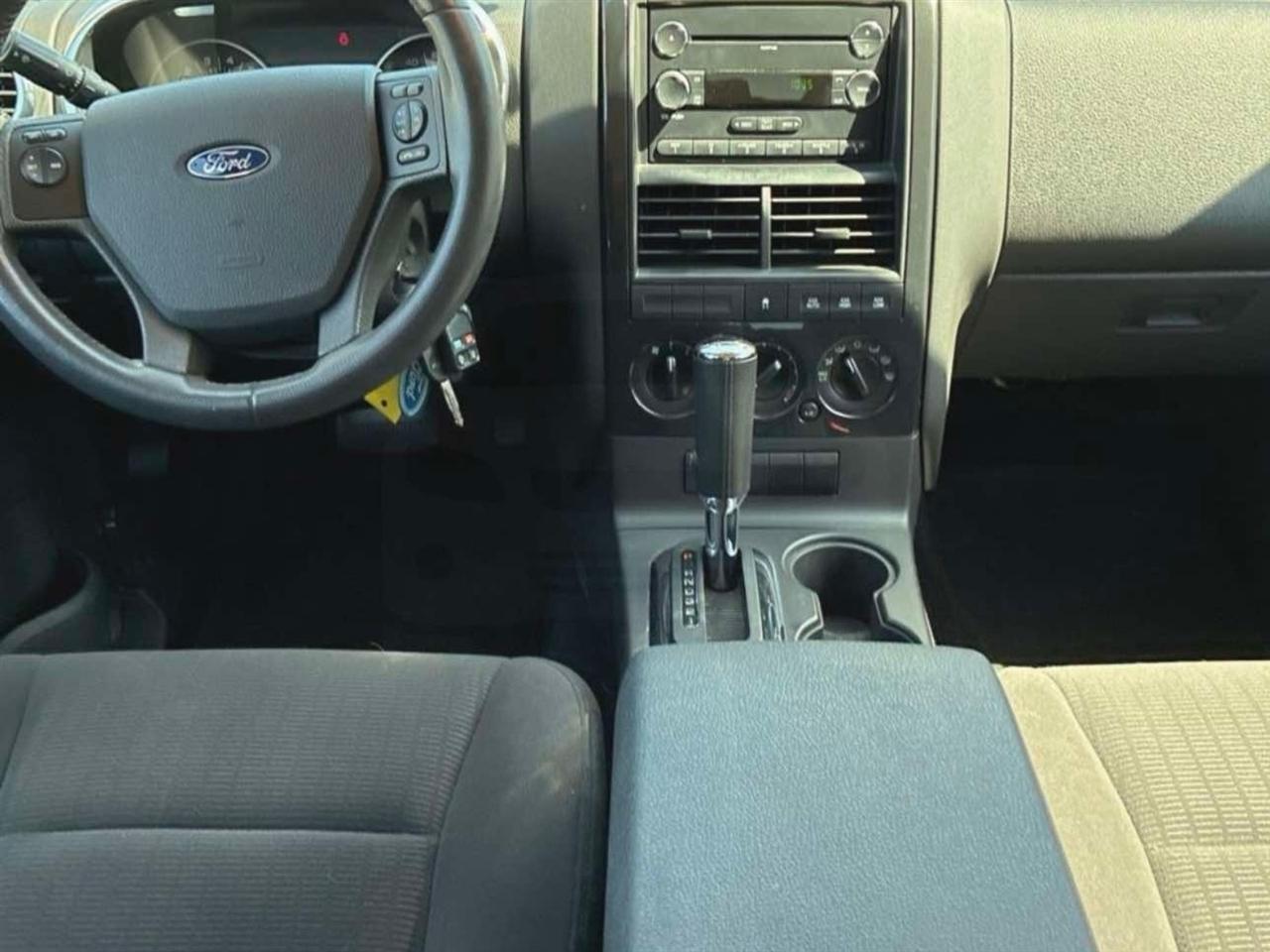 Ford Explorer 4WD 4dr XLT 2010