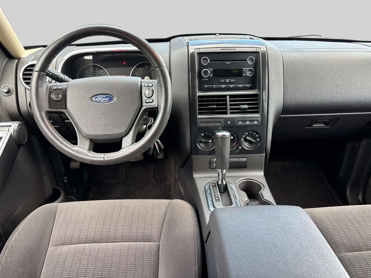 Ford Explorer 4WD 4dr XLT 2010