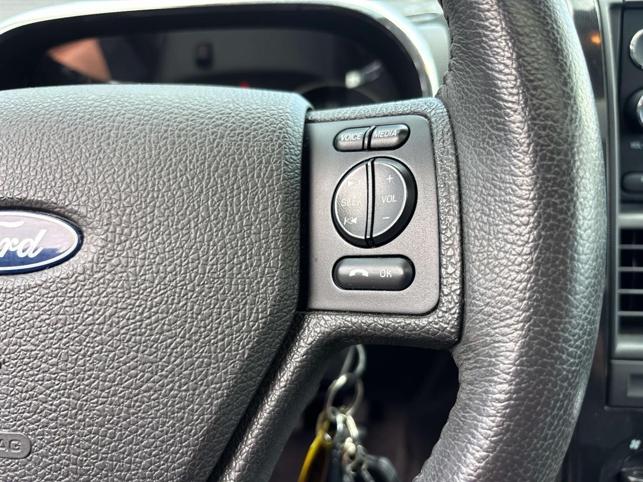 Ford Explorer 4WD 4dr XLT 2010
