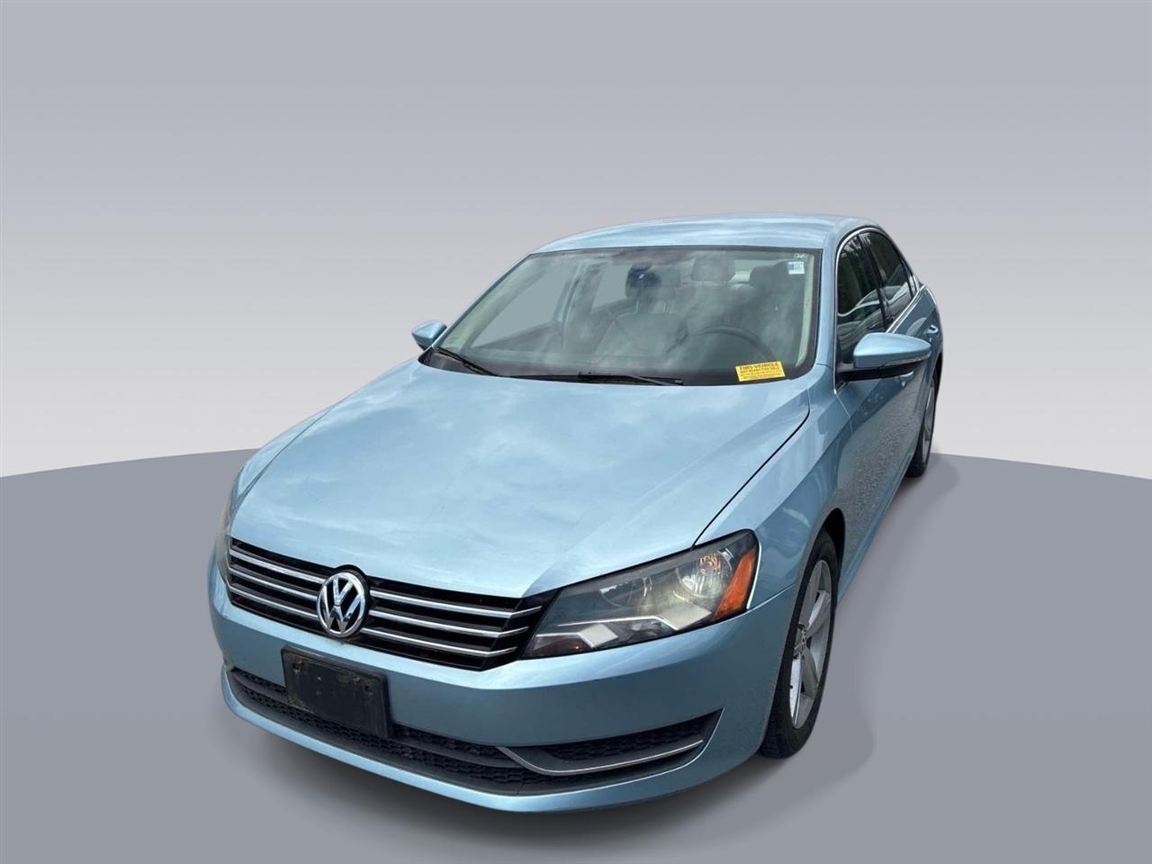 Volkswagen Passat 4dr Sdn 2.5L Auto SE PZEV 2012