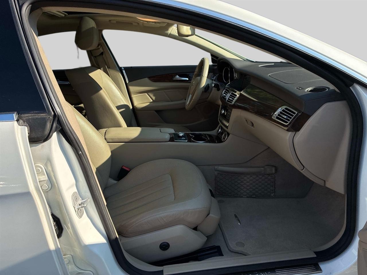 Mercedes-Benz CLS-Class 4dr Sdn CLS 550 4MATIC 2014