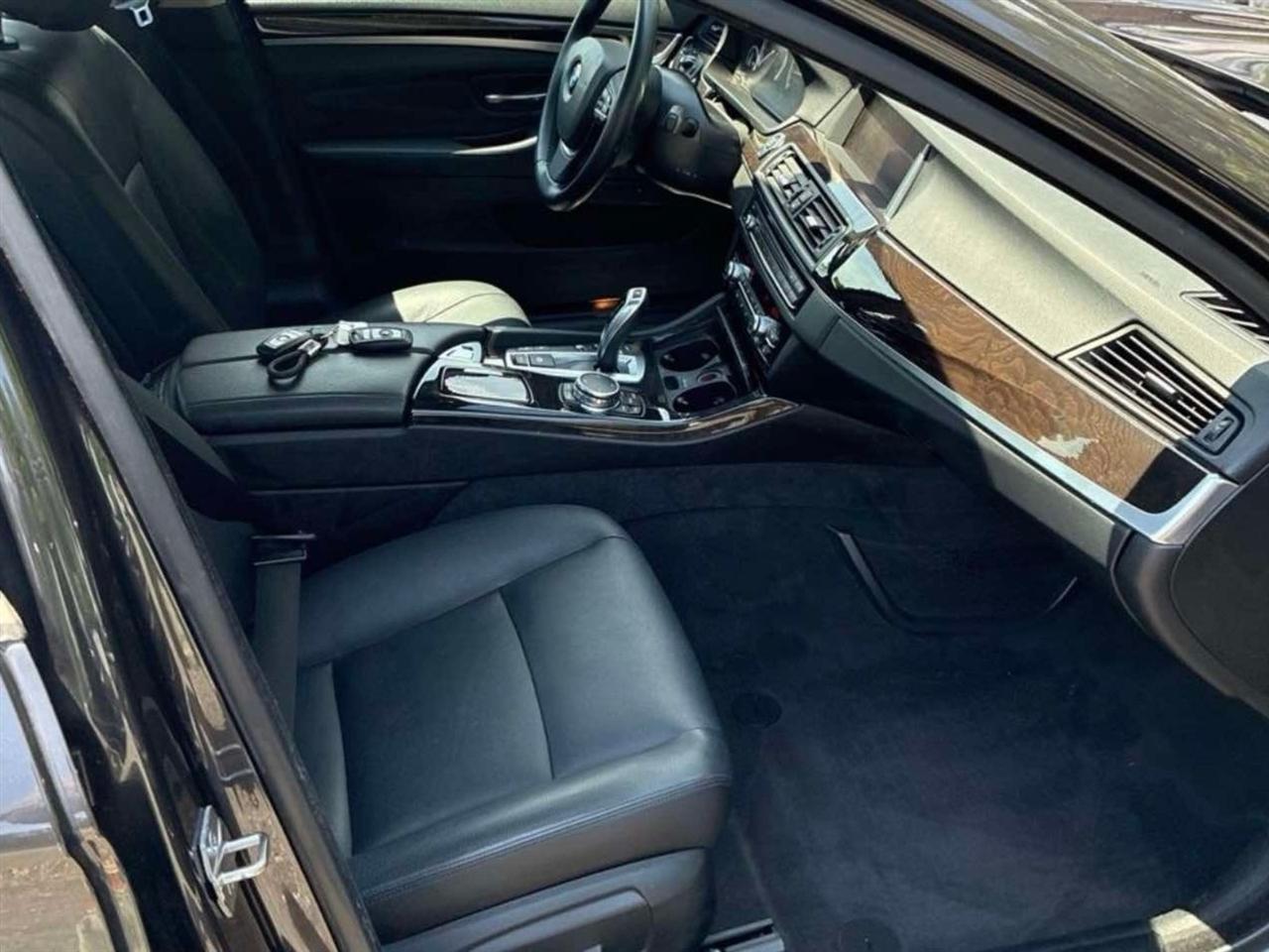 BMW 5 Series 4dr Sdn 528i xDrive AWD 2015