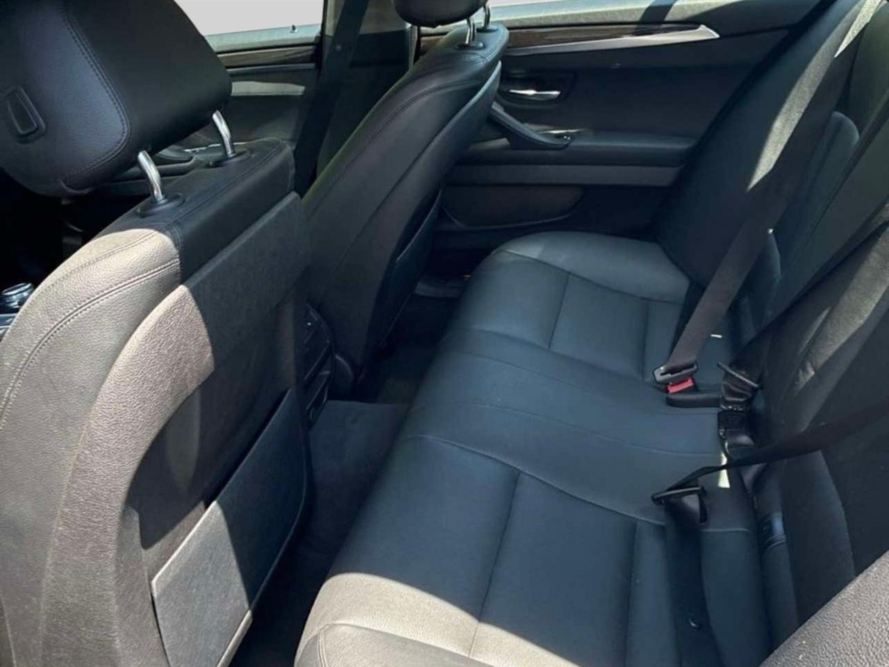 BMW 5 Series 4dr Sdn 528i xDrive AWD 2015