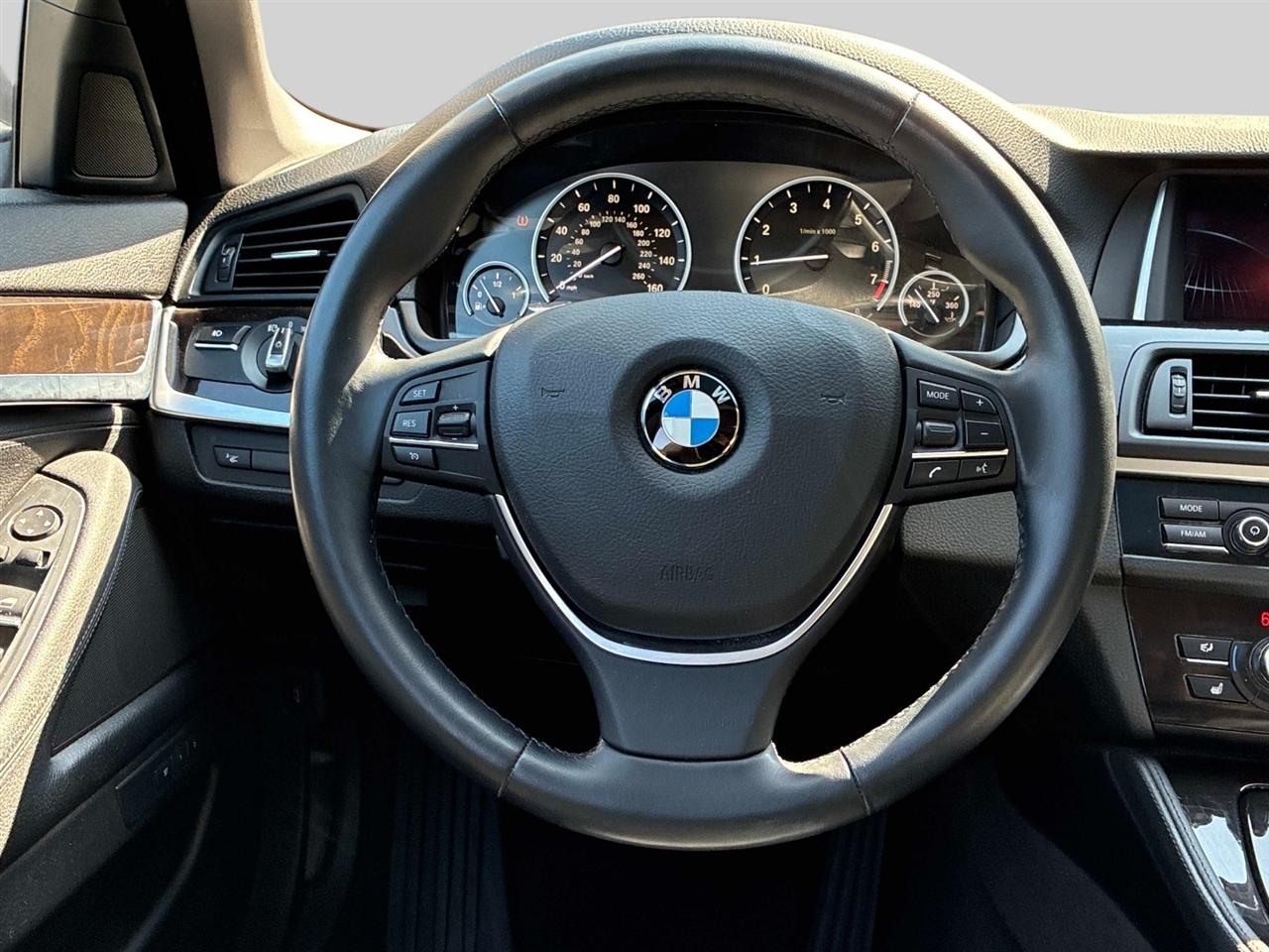 BMW 5 Series 4dr Sdn 528i xDrive AWD 2015