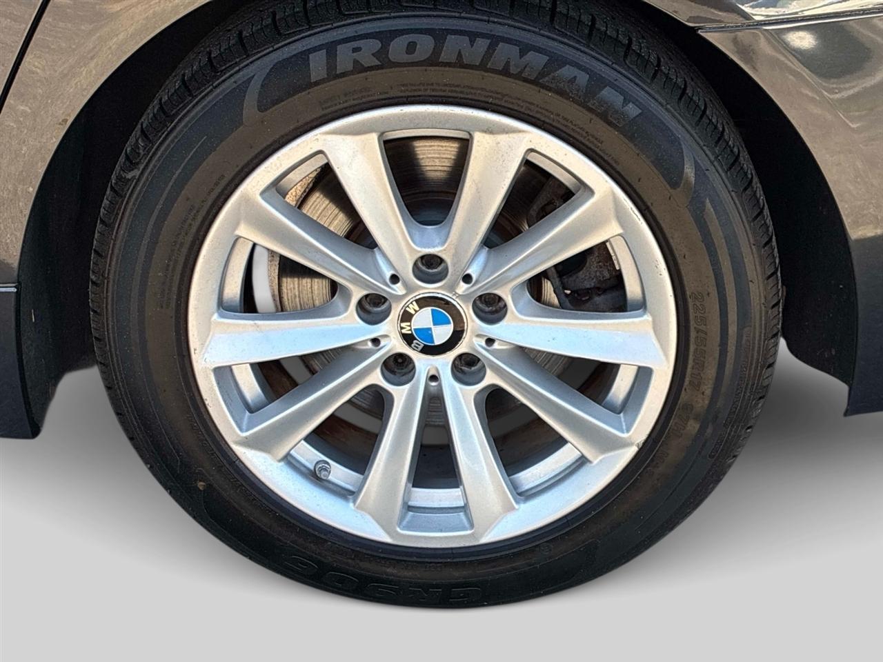 BMW 5 Series 4dr Sdn 528i xDrive AWD 2015