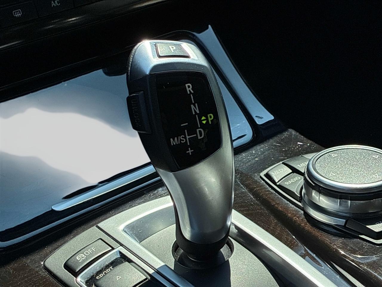 BMW 5 Series 4dr Sdn 528i xDrive AWD 2015