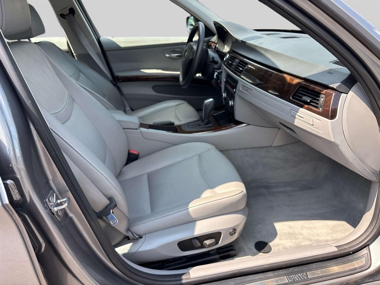 BMW 3 Series 4dr Sdn 328i xDrive AWD SULEV South Africa 2011