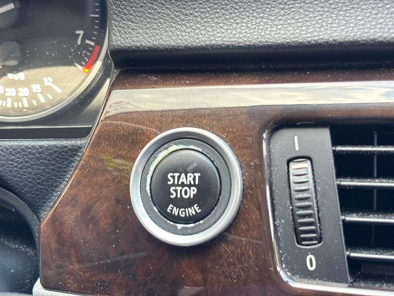BMW 3 Series 4dr Sdn 328i xDrive AWD SULEV South Africa 2011