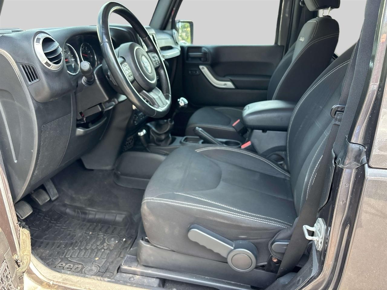 Jeep Wrangler 4WD 2dr Sahara 2016