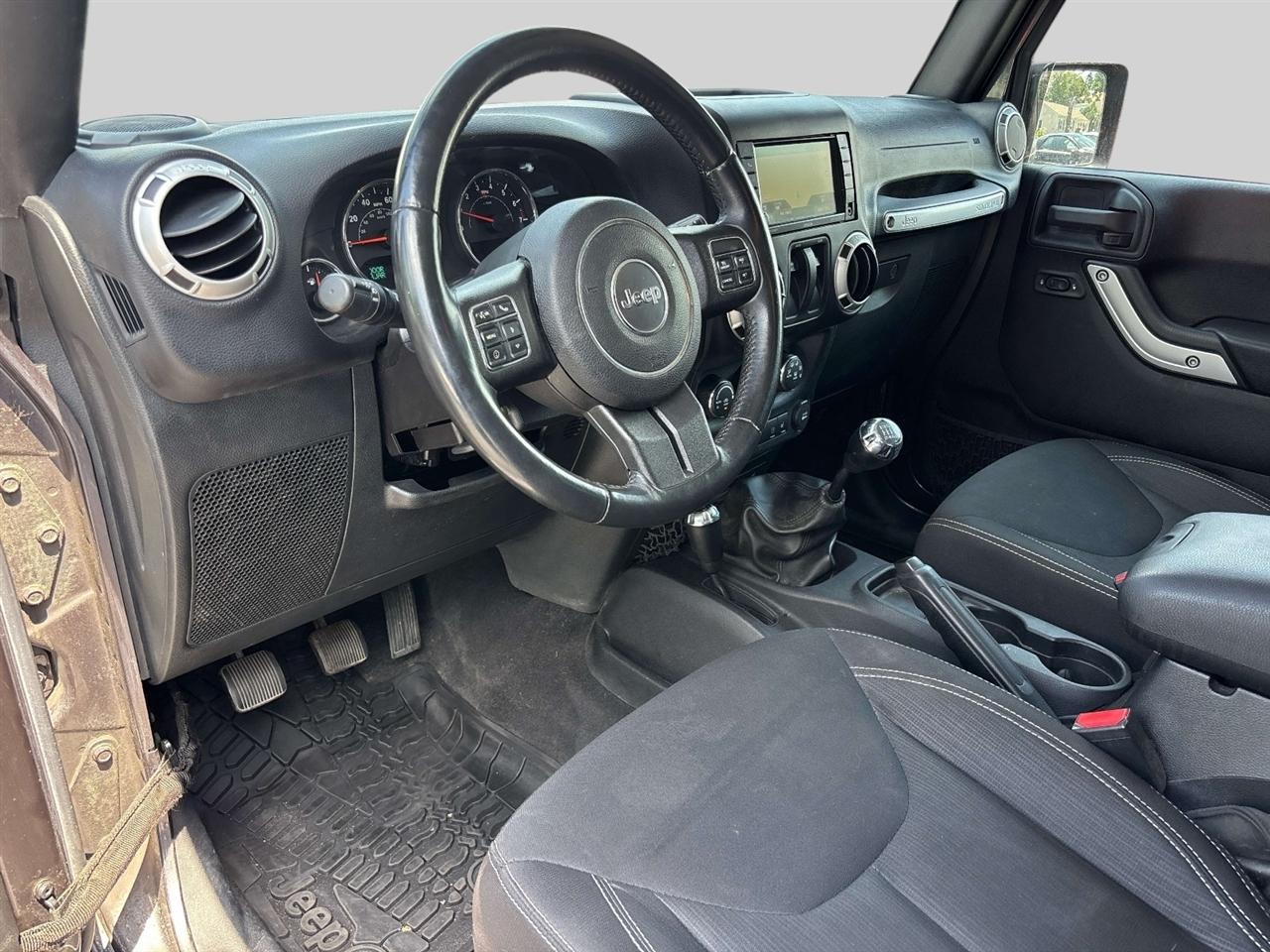 Jeep Wrangler 4WD 2dr Sahara 2016