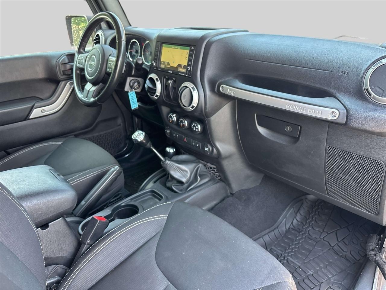 Jeep Wrangler 4WD 2dr Sahara 2016