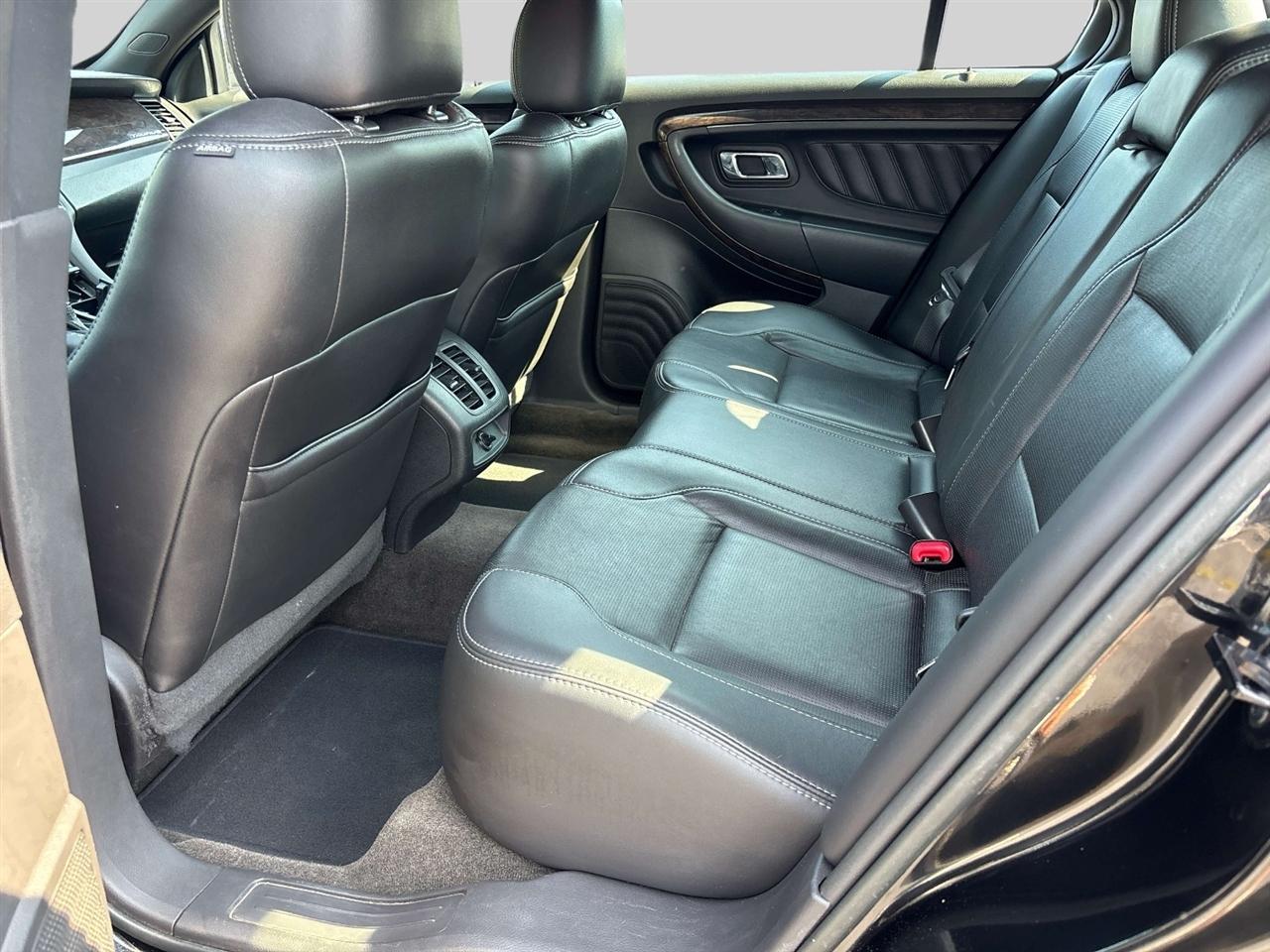 Ford Taurus 4dr Sdn Limited FWD 2014
