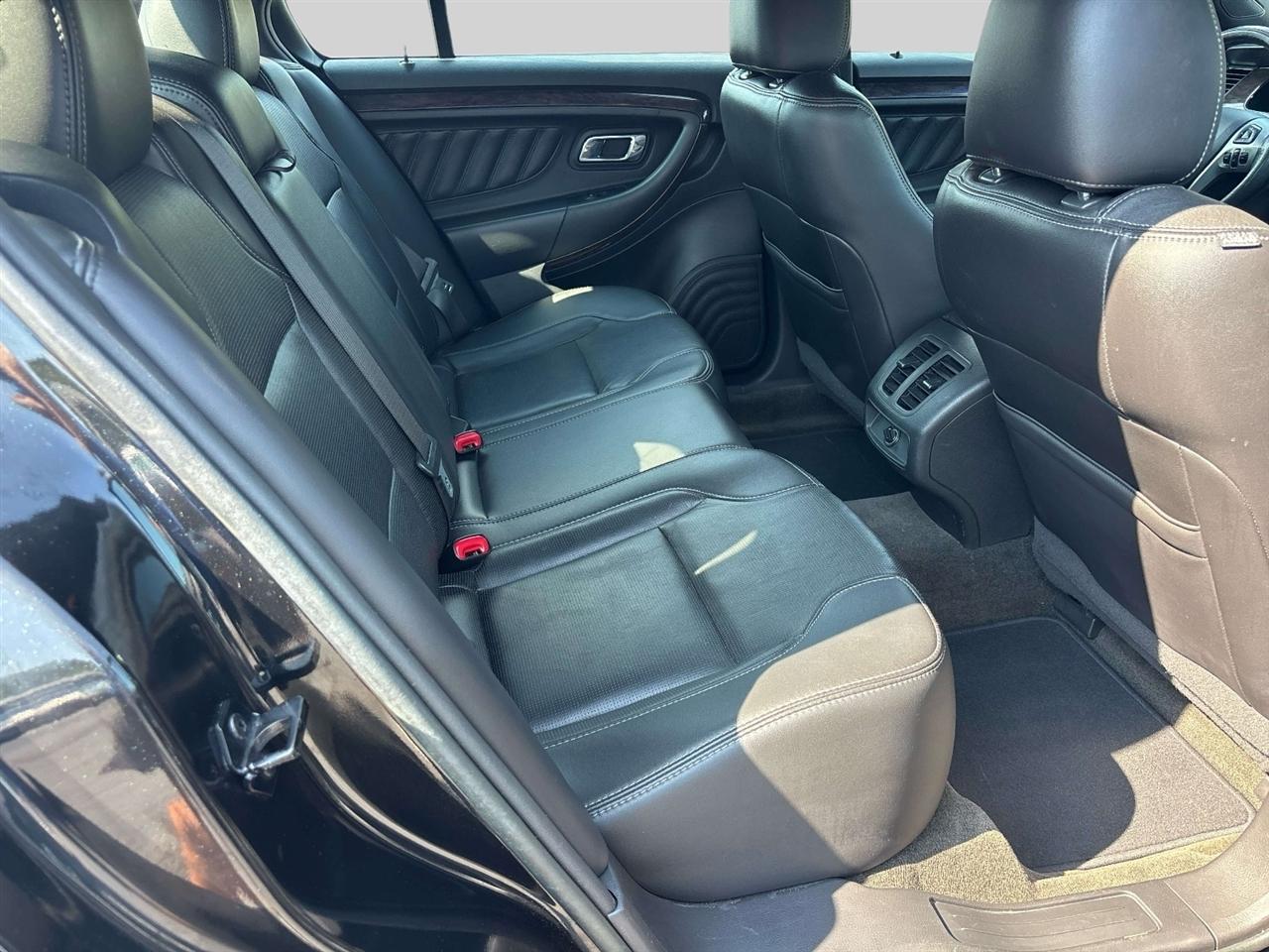 Ford Taurus 4dr Sdn Limited FWD 2014