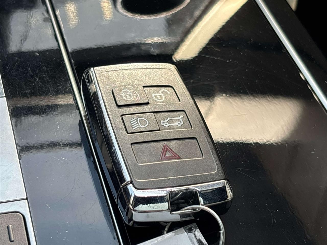 Land Rover Range Rover V8 Supercharged LWB 2019