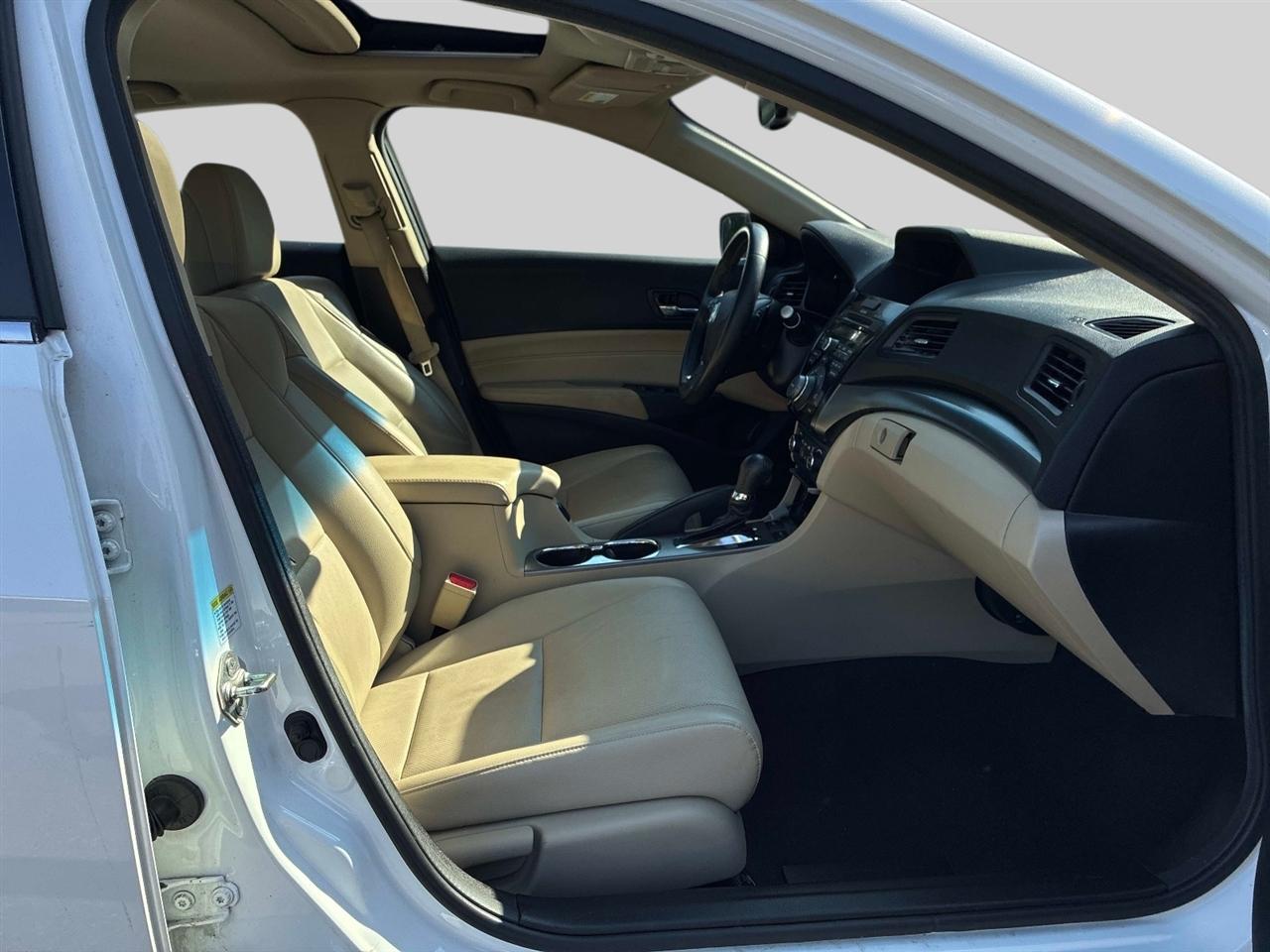 Acura ILX 4dr Sdn 1.5L Hybrid Tech Pkg 2014