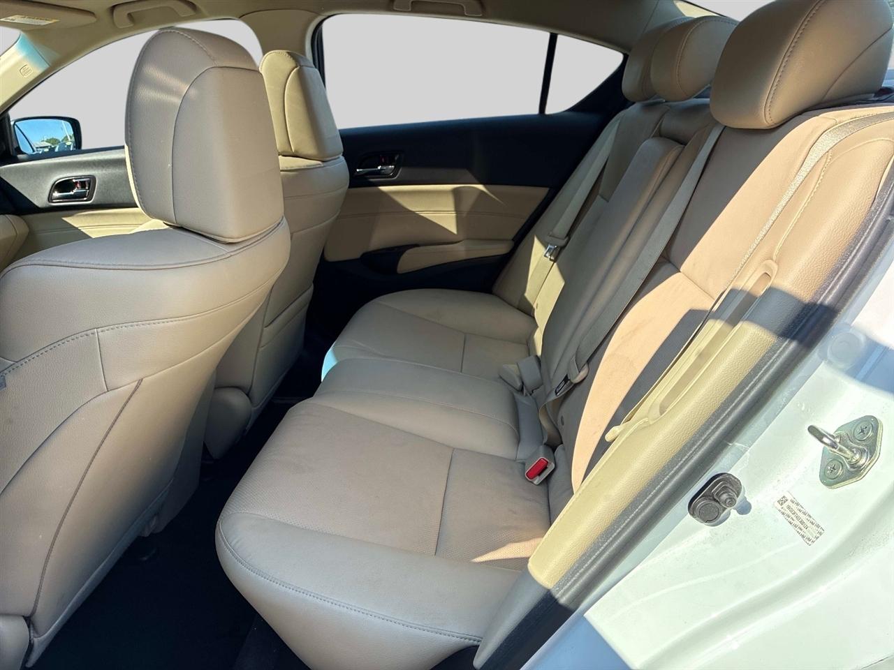 Acura ILX 4dr Sdn 1.5L Hybrid Tech Pkg 2014