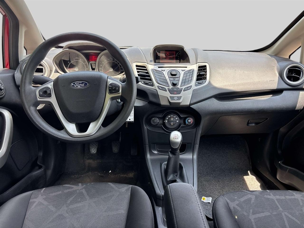 Ford Fiesta 4dr Sdn SE 2013
