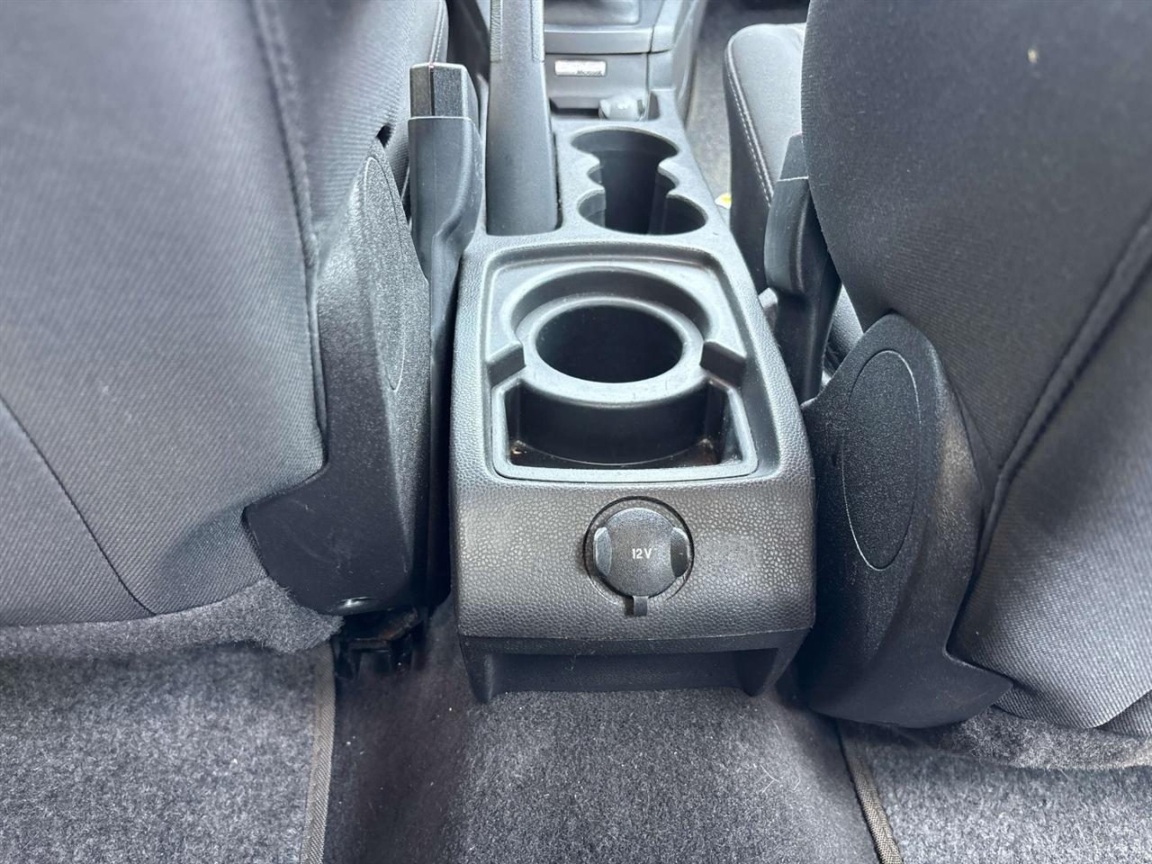 Ford Fiesta 4dr Sdn SE 2013