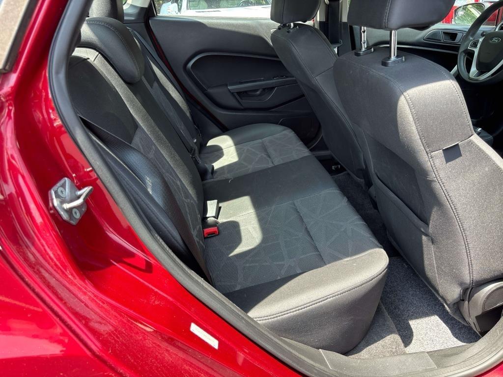 Ford Fiesta 4dr Sdn SE 2013