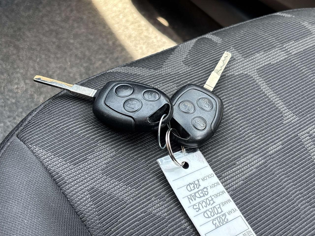Ford Fiesta 4dr Sdn SE 2013