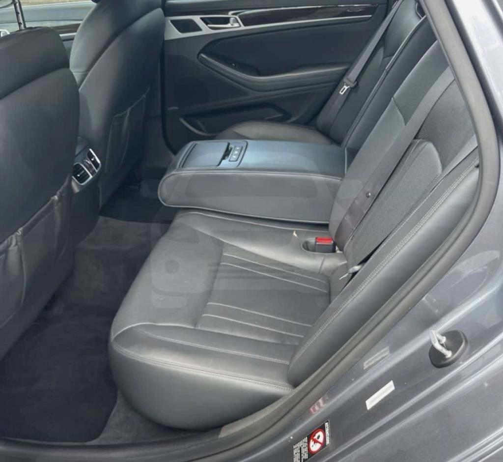 Hyundai Genesis 4dr Sdn V6 3.8L AWD 2015