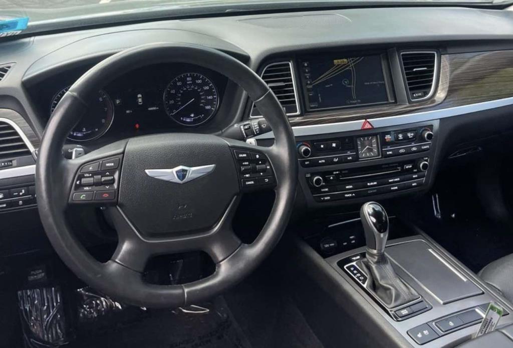 Hyundai Genesis 4dr Sdn V6 3.8L AWD 2015