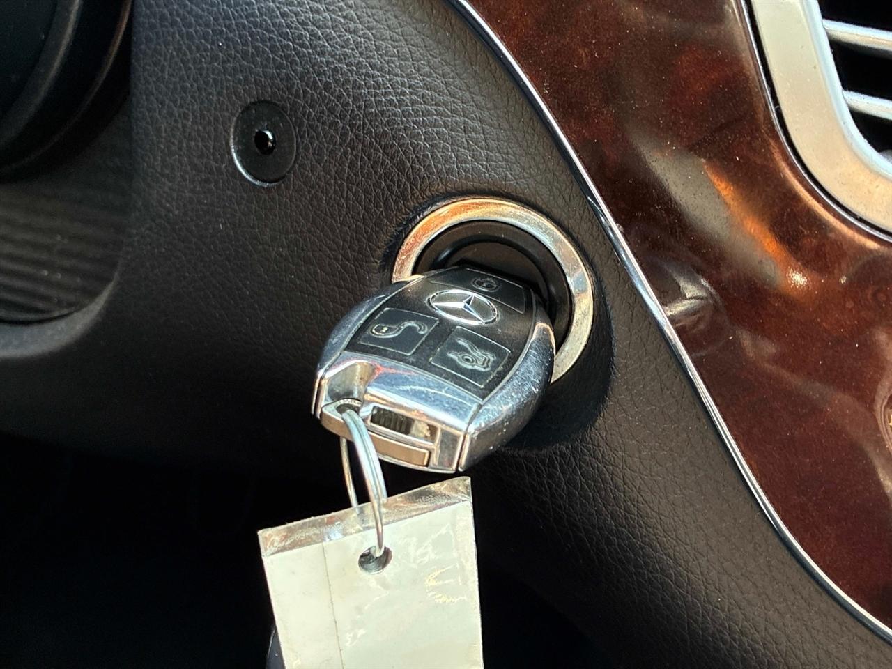 Mercedes-Benz S-Class 4dr Sdn 5.5L V8 4MATIC 2008