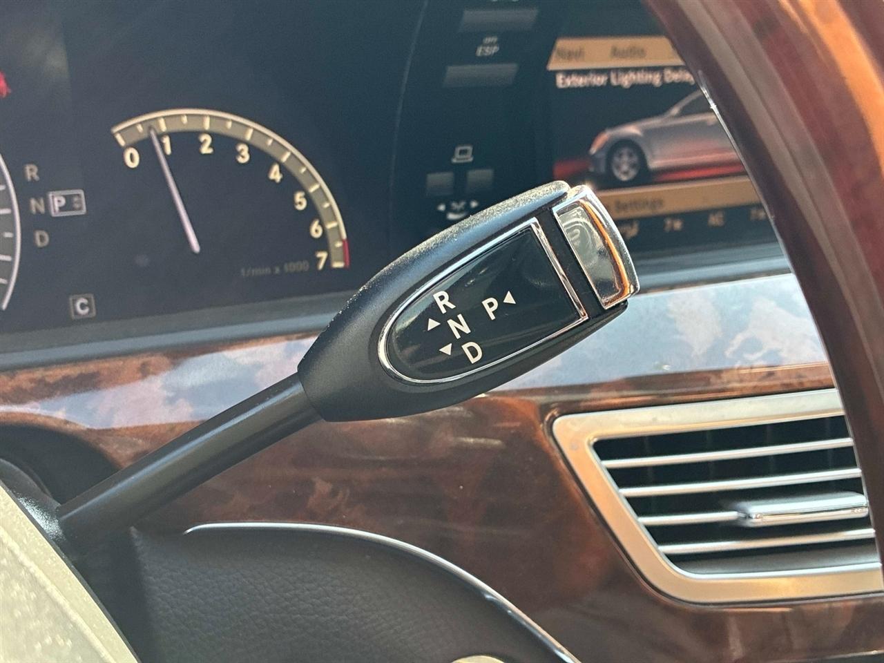 Mercedes-Benz S-Class 4dr Sdn 5.5L V8 4MATIC 2008
