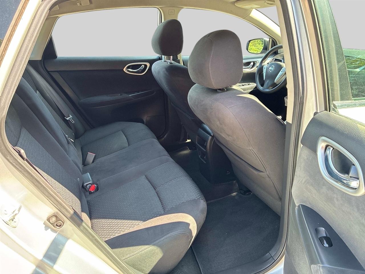 Nissan Sentra 4dr Sdn I4 CVT SR 2014