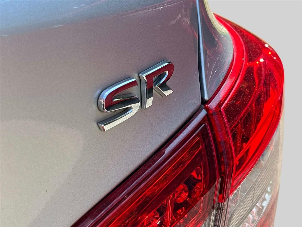 Nissan Sentra 4dr Sdn I4 CVT SR 2014