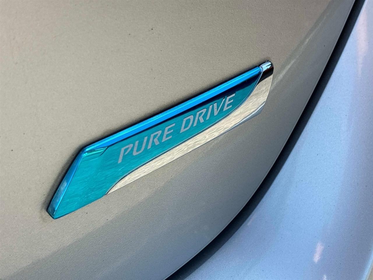 Nissan Sentra 4dr Sdn I4 CVT SR 2014