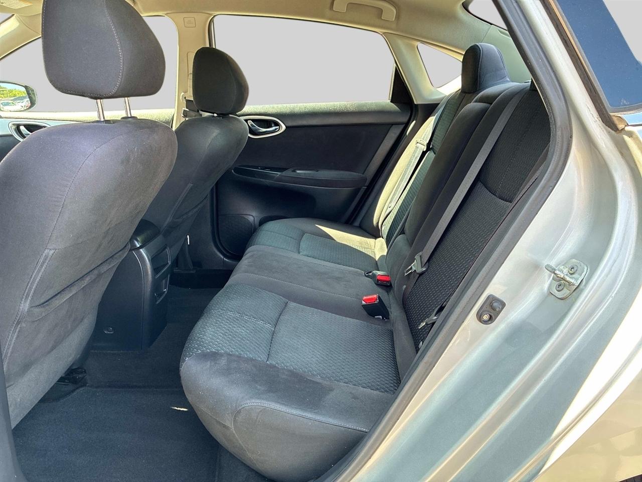 Nissan Sentra 4dr Sdn I4 CVT SR 2014