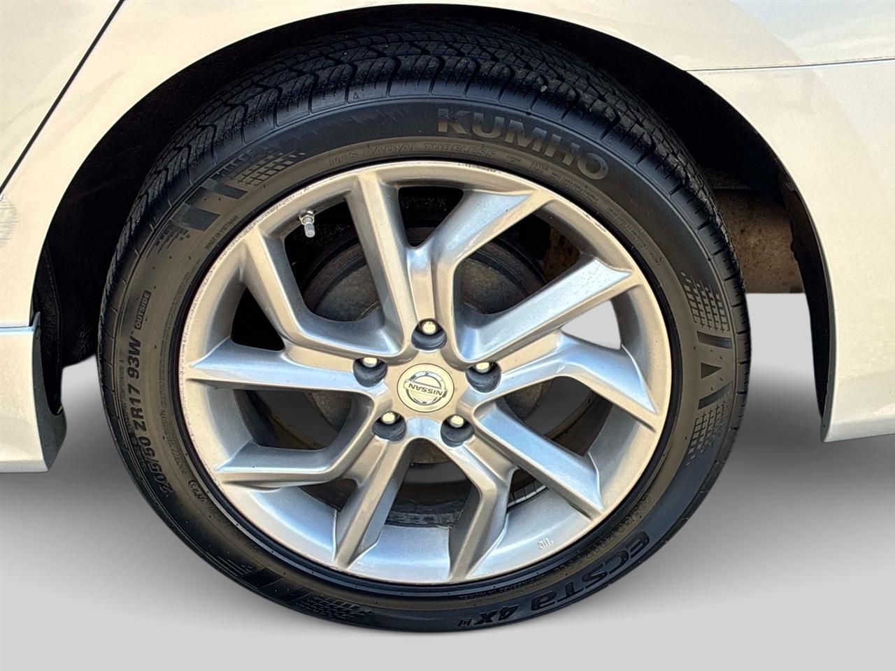 Nissan Sentra 4dr Sdn I4 CVT SR 2014