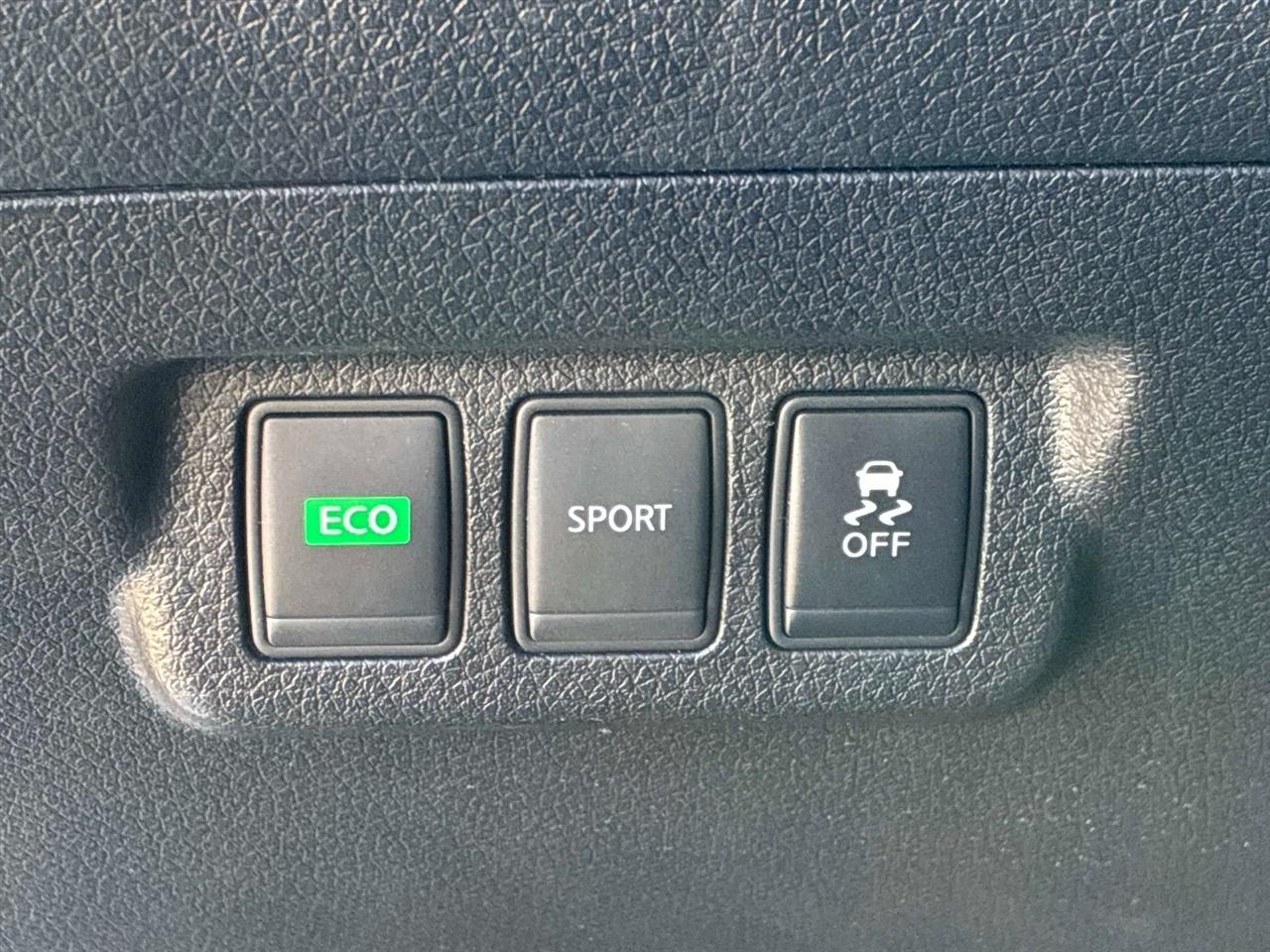 Nissan Sentra 4dr Sdn I4 CVT SR 2014