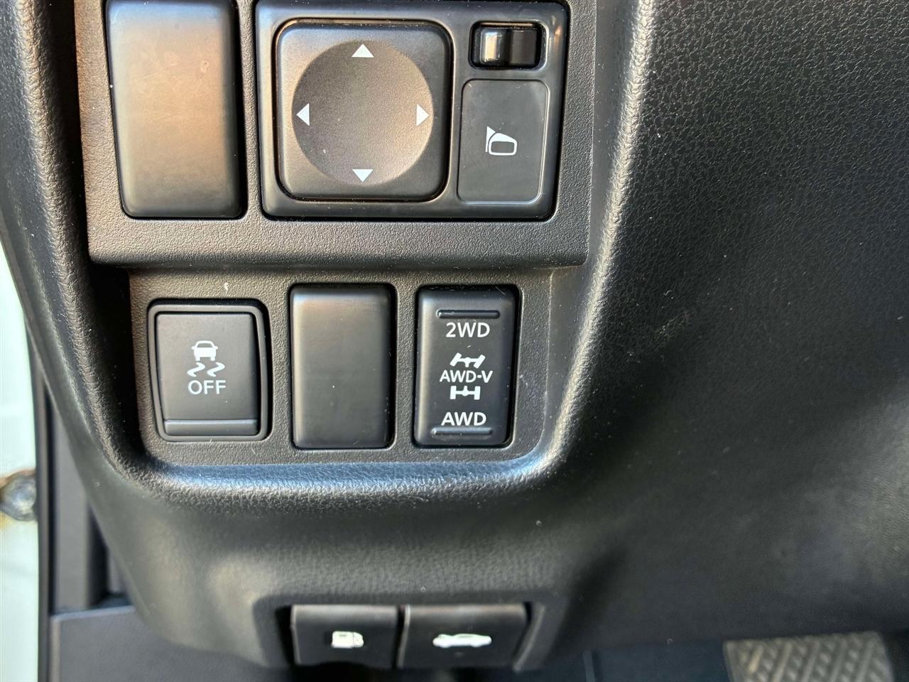Nissan Juke 5dr Wgn CVT SL AWD 2012