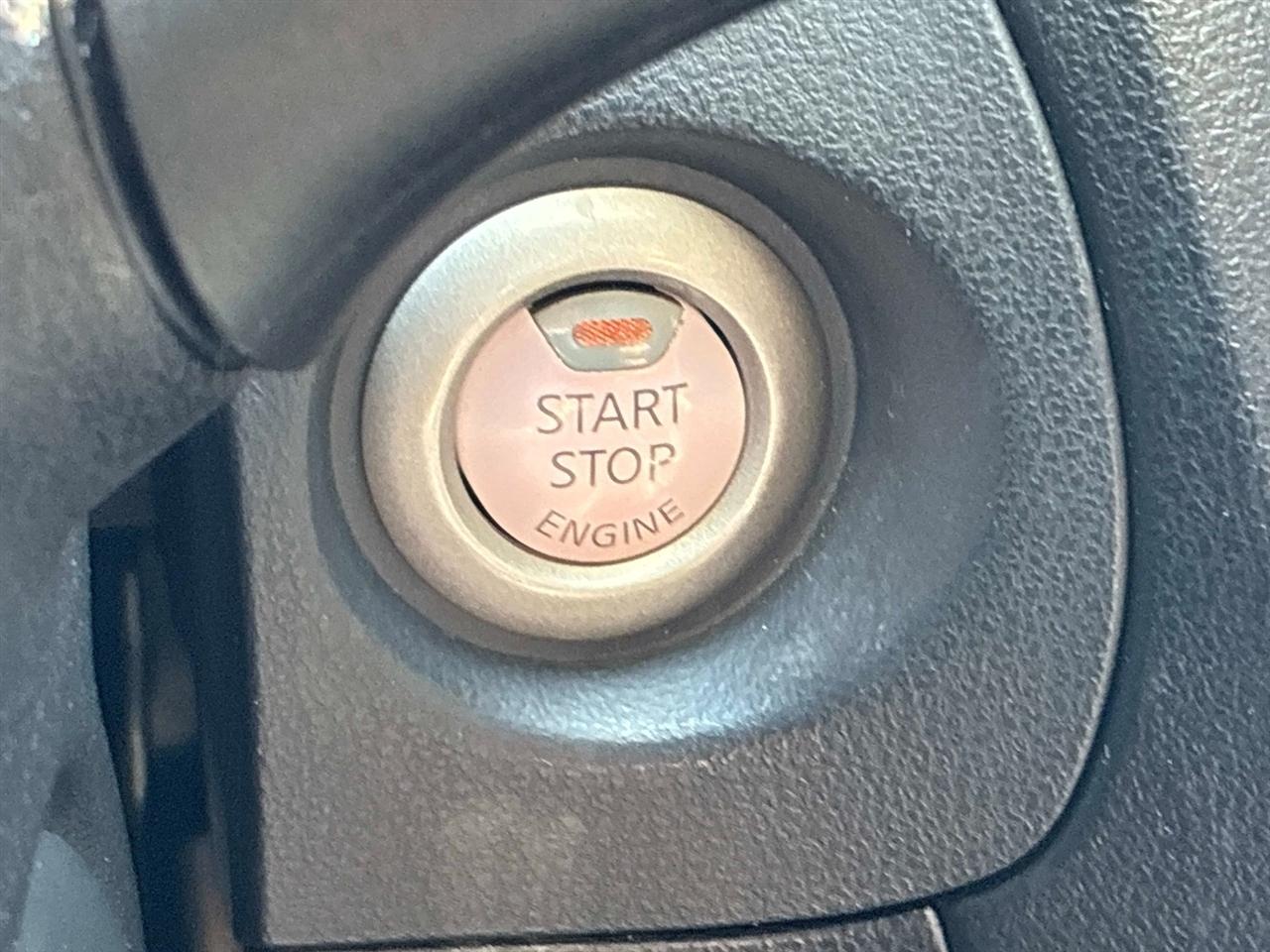 Nissan Juke 5dr Wgn CVT SL AWD 2012