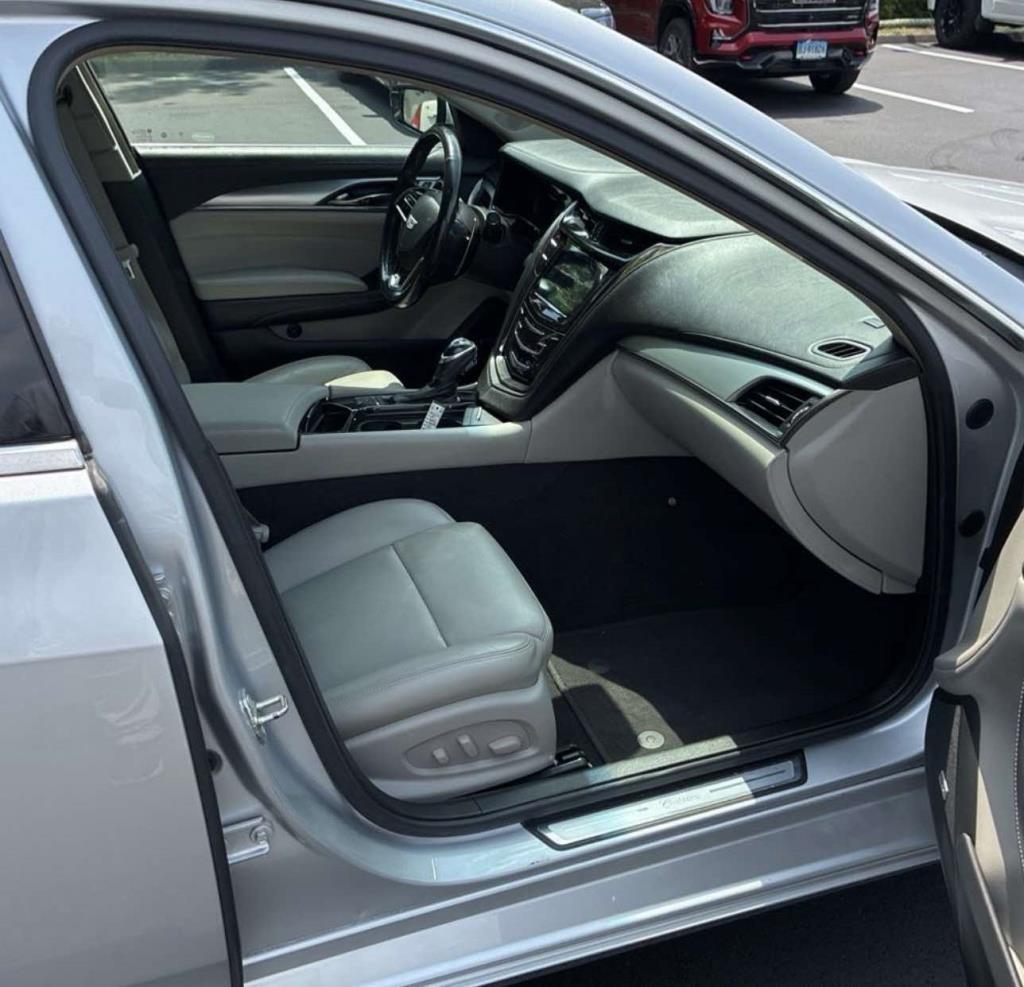 Cadillac CTS Sedan 4dr Sdn 3.6L Luxury RWD 2019