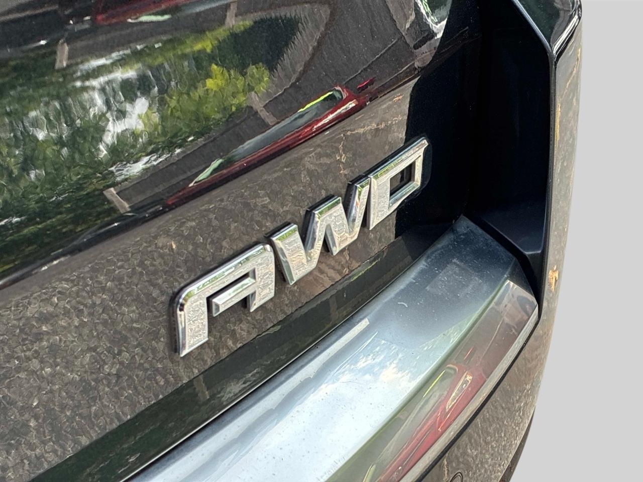 GMC Acadia AWD 4dr Denali 2015