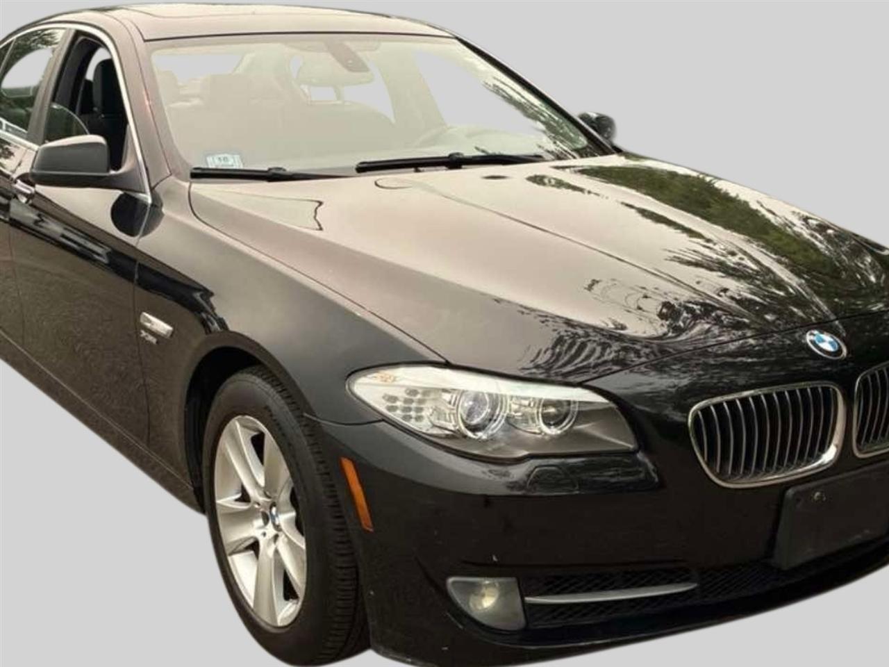 BMW 5 Series 4dr Sdn 528i xDrive AWD 2012