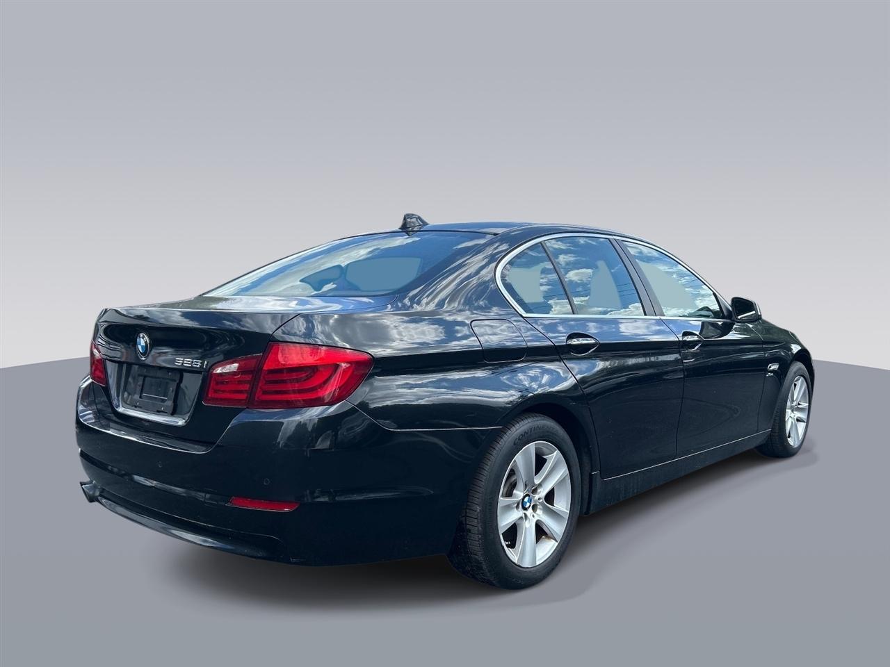 BMW 5 Series 4dr Sdn 528i xDrive AWD 2012