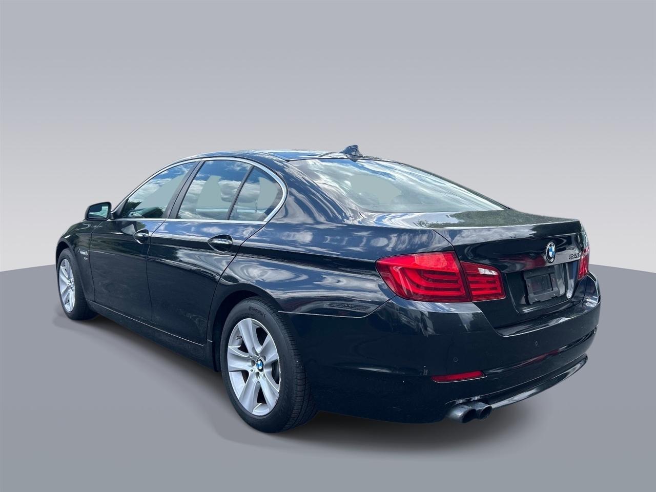 BMW 5 Series 4dr Sdn 528i xDrive AWD 2012