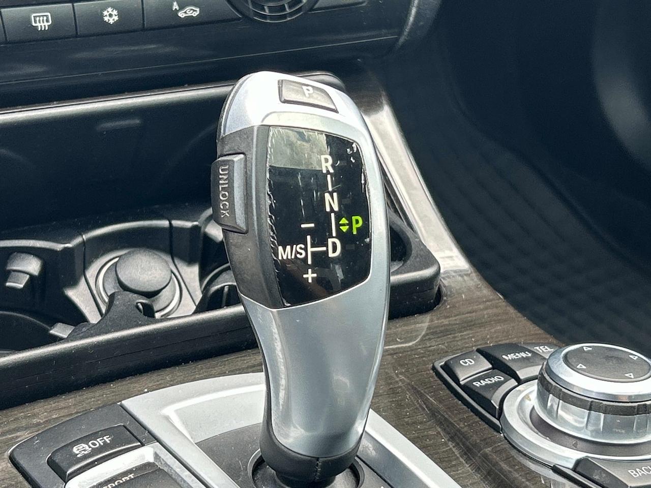 BMW 5 Series 4dr Sdn 528i xDrive AWD 2012